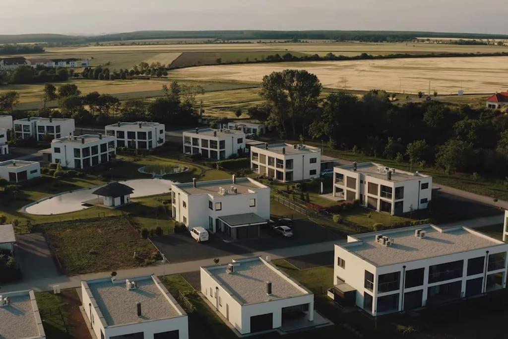 Luxus Appartement Am Golfplatz Und Therme Lutzmannsburg Zsira Ngoại thất bức ảnh