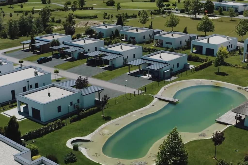 Luxus Appartement Am Golfplatz Und Therme Lutzmannsburg Zsira Ngoại thất bức ảnh