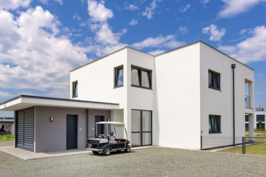 Luxus Appartement Am Golfplatz Und Therme Lutzmannsburg Zsira Ngoại thất bức ảnh